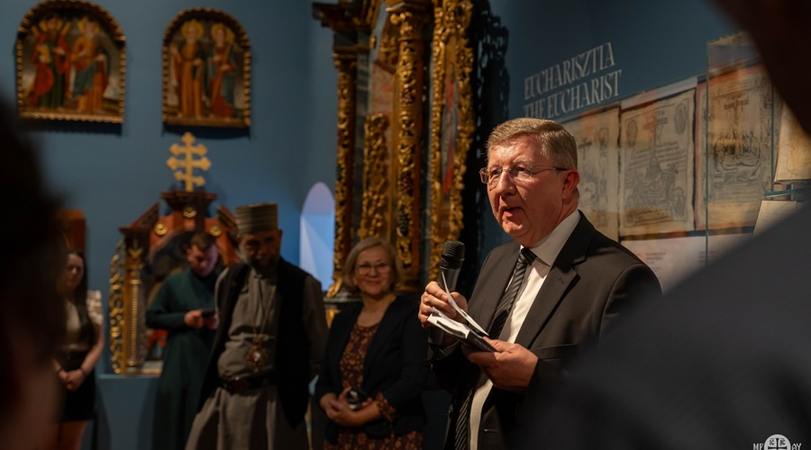 Görögkatolikus múzeumban tartott tárlatvezetést egyházkerületünk püspöke
