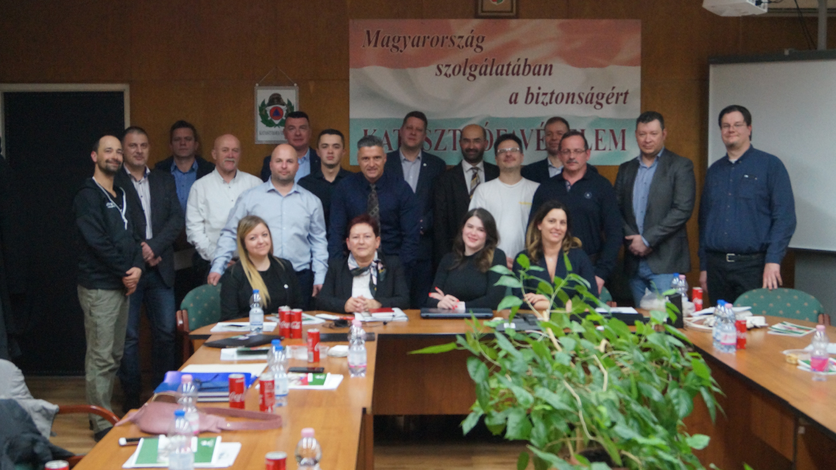 Kutyás mentőkkel és önkéntes tűzoltókkal bővül az Magyar Református Szeretetszolgálat csapata