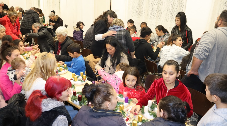 Áldott karácsonyt kíván a Tiszántúli Református Egyházkerület Cigánymissziója