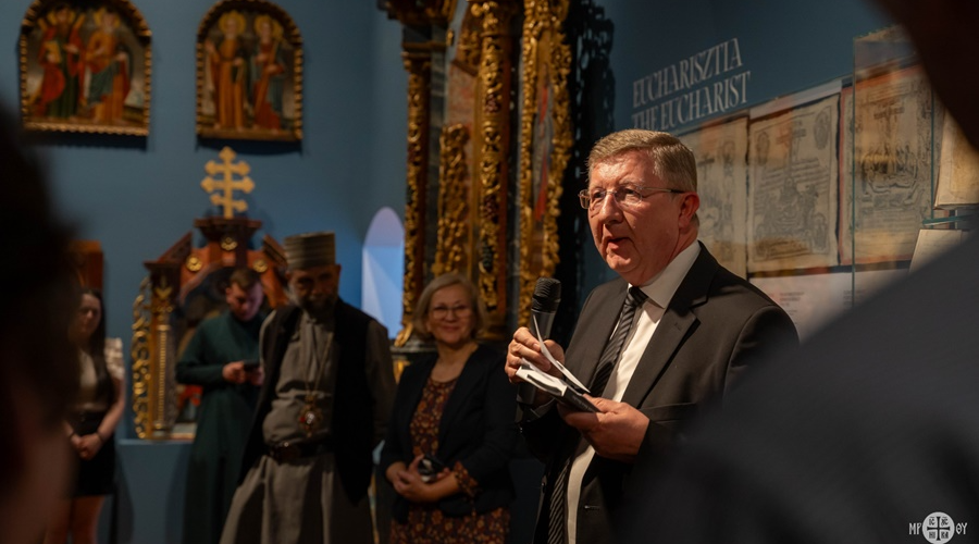 Görögkatolikus múzeumban tartott tárlatvezetést egyházkerületünk püspöke