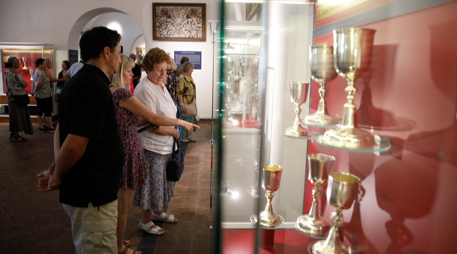 Kehelykiállítás nyílt a Debreceni Református Kollégium Múzeumában