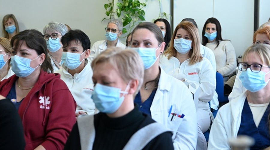 Egyházkerületi támogatással díjazták a legszebb adventi díszkivilágítást a debreceni kórházban