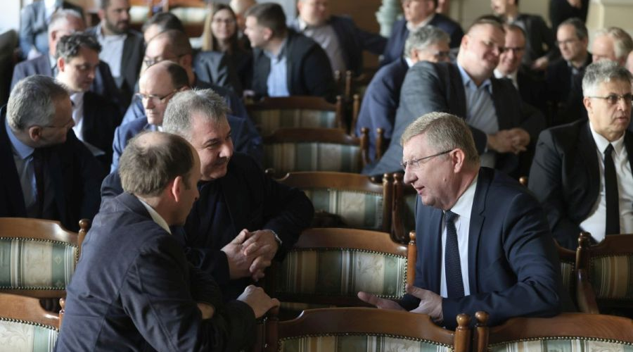 „Az egyház a gyülekezeteiben él” – Stratégia, örökség és krisztusi jövő