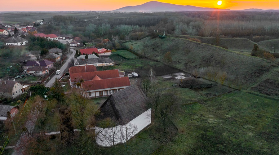 Koncertek a 300 éves Kistemplomban, örökségtúrák a Tiszántúlon