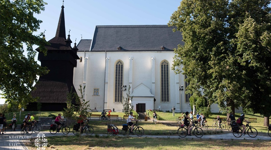 Tizenöt, változatos összetételű kerékpáros túra közben ismerhetik meg a Felső-Tisza-vidék református értékeit az érdeklődők