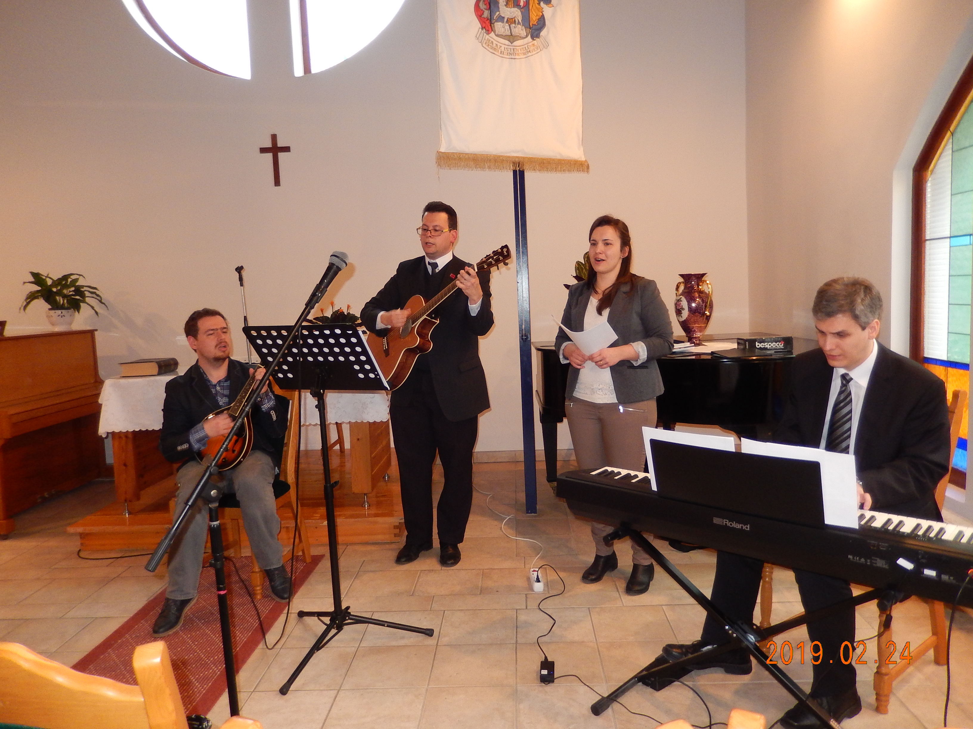 Lelkészek koncertje a debreceni református idősek otthonában
