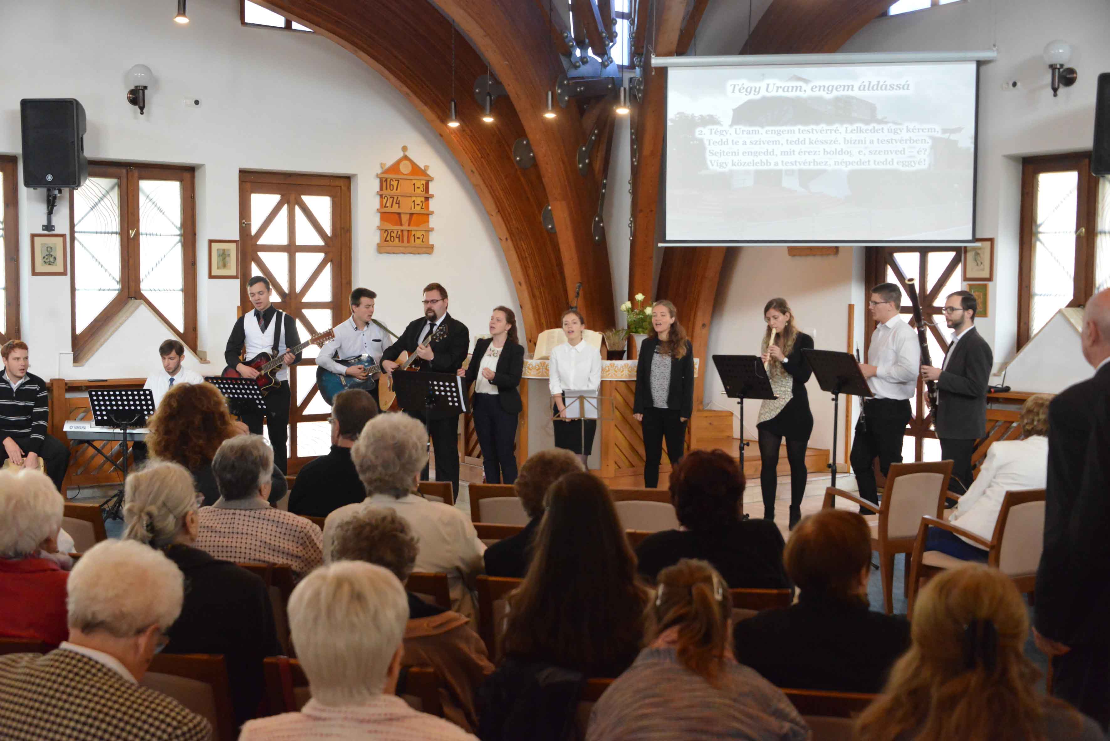 Hálaadó istentisztelet a Debrecen-Füredi úti református templomban